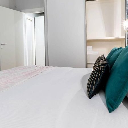 Altido Elegant 1 Bedroom Apt In Front Of The Sforzesco Castle Milan Bagian luar foto