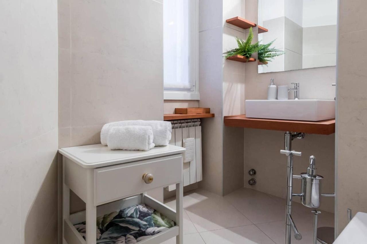 Altido Elegant 1 Bedroom Apt In Front Of The Sforzesco Castle Milan Bagian luar foto